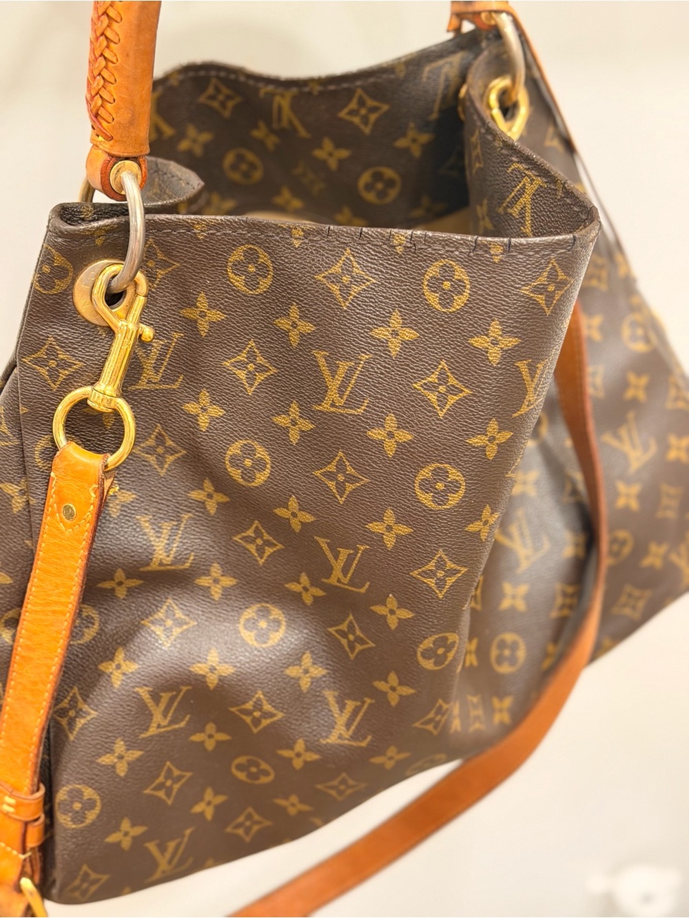 Louis Vuitton Monogram Hobo Shoulder Bag with Tan Leather Trim - Picture 7 of 7